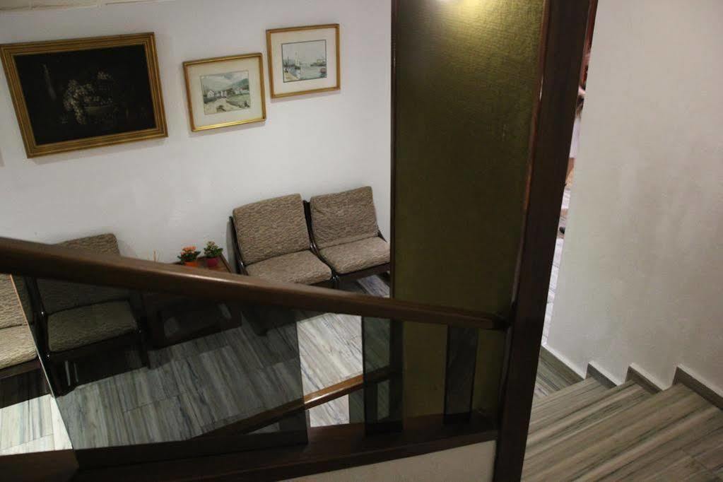 Hotel Marques De Santillana Торелавега Екстериор снимка