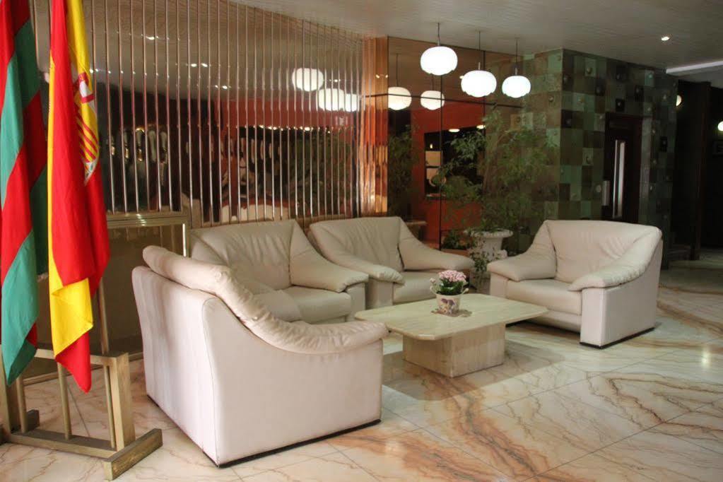 Hotel Marques De Santillana Торелавега Екстериор снимка