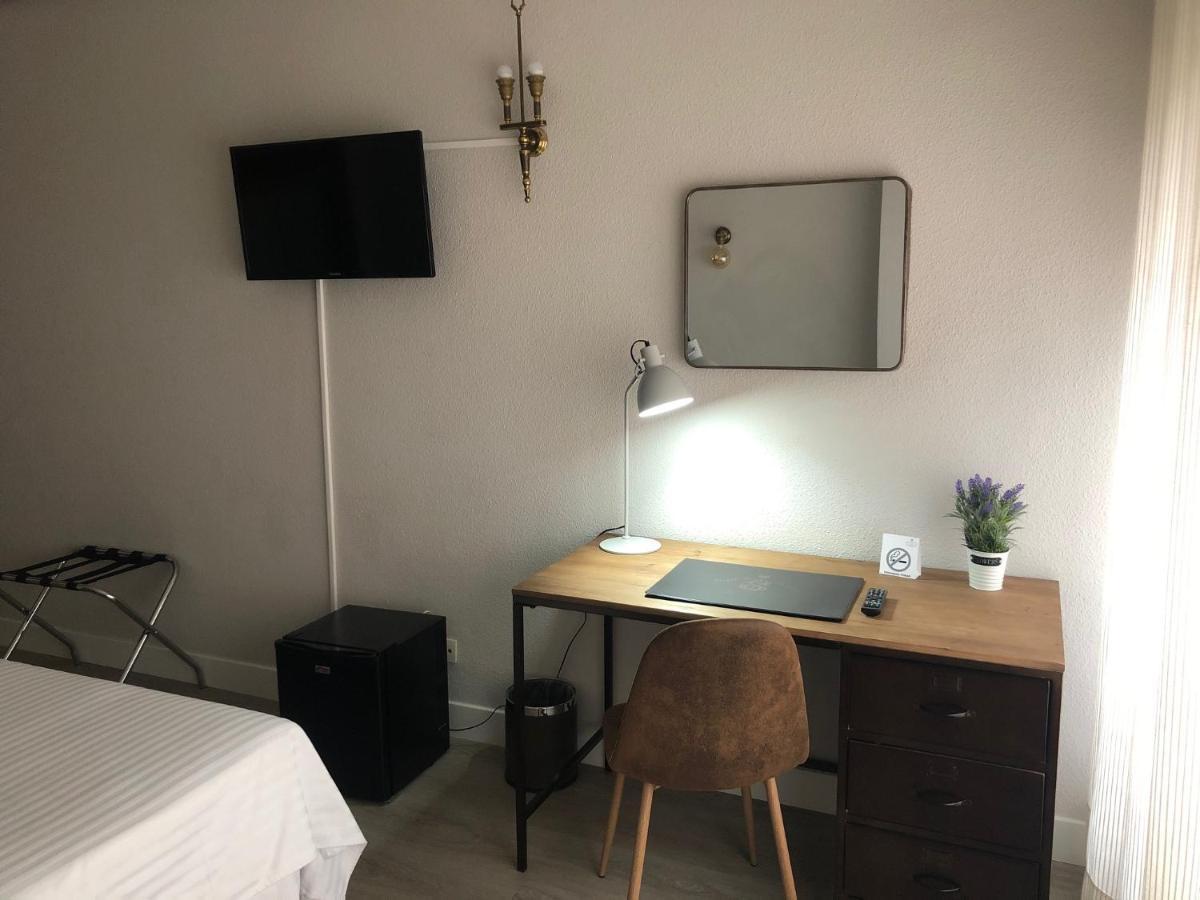 Hotel Marques De Santillana Торелавега Екстериор снимка